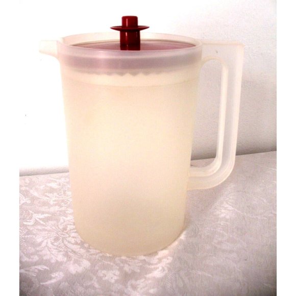 Tupperware Classic Pitcher ~ Clear ~ Red Push Button Lid  #1676  ~ 2 Quarts - Picture 1 of 4